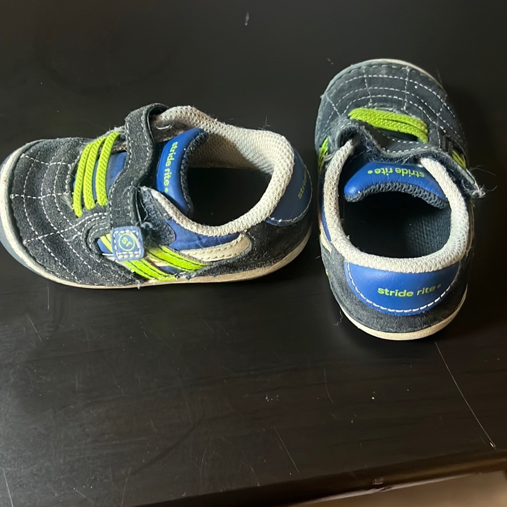 Stride rite baby boy  shoes. EUC. Walking.